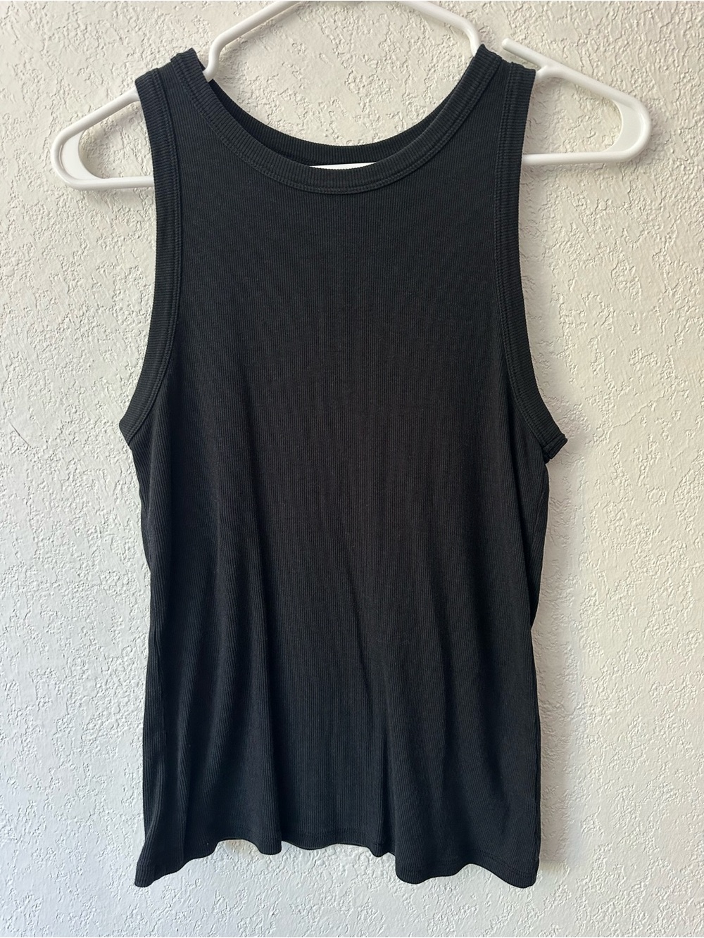 Bundle!!!!! 7 Sleeveless Ribbed Tanks - Picture 9 of 14